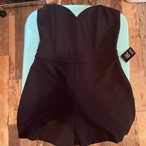 Express NWT Sweetheart strapless romper size 8